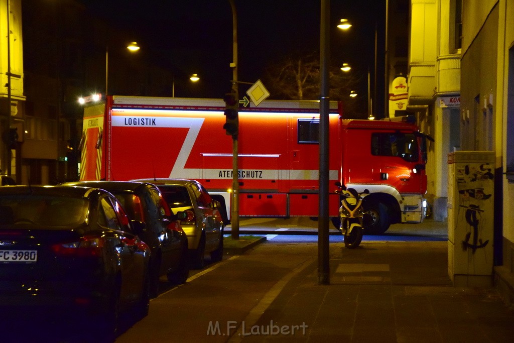 Feuer Hinterhof Garagen Koeln Hoehenberg Olpenerstr P163.JPG - Miklos Laubert